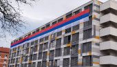 STUDENTI PONOSNI NA 9. JANUAR: U čast Dana Republike velika trobojka (FOTO) STUDENTI PONOSNI NA 9. JANUAR: U čast Dana Republike velika trobojka (FOTO)