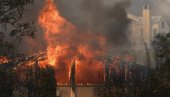 OPASNI VETROVI RAZBUKTAVAJU POŽAR U LOS ANĐELESU: Ugrozižava napredak vatrogasaca OPASNI VETROVI RAZBUKTAVAJU POŽAR U LOS ANĐELESU: Ugrozižava napredak vatrogasaca