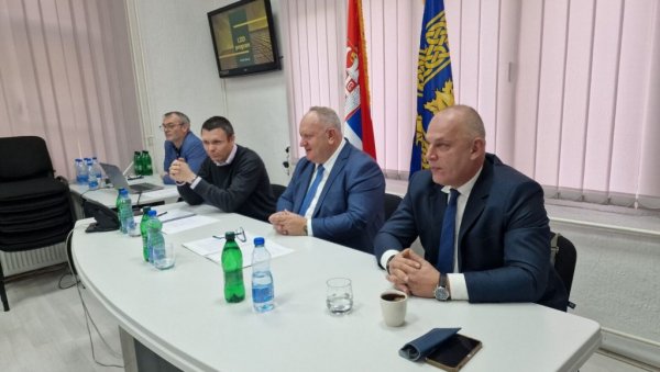 ОБЕЗБЕЂЕНА БЕСПОВРАТНА СРЕДСТВА ЗА ОБНОВУ ЛОКАЛНЕ ИНФРАСТРУКТУРЕ ШИРОМ СРБИЈЕ Лесковачка управа међу најуспешнијима ОБЕЗБЕЂЕНА БЕСПОВРАТНА СРЕДСТВА ЗА ОБНОВУ ЛОКАЛНЕ ИНФРАСТРУКТУРЕ ШИРОМ СРБИЈЕ Лесковачка управа међу најуспешнијима