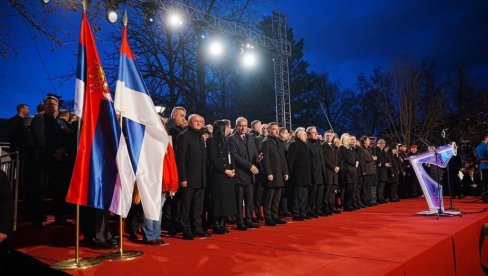 OBELEŽEN DAN REPUBLIKE SRPSKE U BANJALUCI: Veliki broj ljudi prisustvovao svečanom defileu na Trgu Krajine (FOTO/VIDEO) OBELEŽEN DAN REPUBLIKE SRPSKE U BANJALUCI: Veliki broj ljudi prisustvovao svečanom defileu na Trgu Krajine (FOTO/VIDEO)