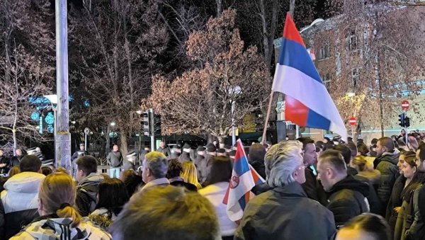 ПОЛАГАЊЕ ВЕНАЦА И СВЕЧАНА АКАДЕМИЈА: Обележавање Дана Републике Српске данас у Брчко дистрикту ПОЛАГАЊЕ ВЕНАЦА И СВЕЧАНА АКАДЕМИЈА: Обележавање Дана Републике Српске данас у Брчко дистрикту