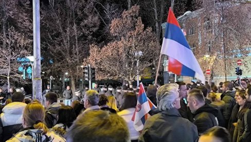 POLAGANJE VENACA I SVEČANA AKADEMIJA: Obeležavanje Dana Republike Srpske danas u Brčko distriktu POLAGANJE VENACA I SVEČANA AKADEMIJA: Obeležavanje Dana Republike Srpske danas u Brčko distriktu