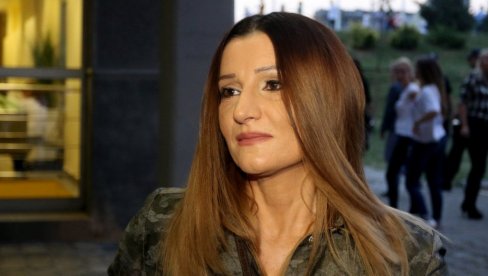 KARCINOM JE BIO U ZAVRŠNOJ FAZI: Četiri puta sam operisana - nisam znala da sam bolesna KARCINOM JE BIO U ZAVRŠNOJ FAZI: Četiri puta sam operisana - nisam znala da sam bolesna