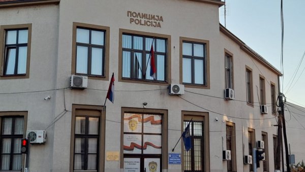 ОСУМЊИЧЕНИ ЗА ЧЕТИРИ ТЕШКЕ КРАЂЕ: У Власотинцу ухапшена двојица младића ОСУМЊИЧЕНИ ЗА ЧЕТИРИ ТЕШКЕ КРАЂЕ: У Власотинцу ухапшена двојица младића