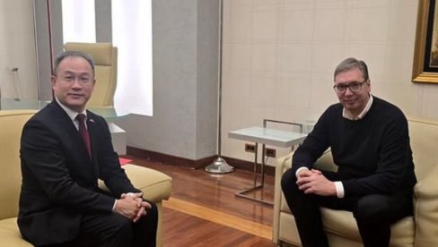 VUČIĆ RAZGOVARAO SA AMBASADOROM KINE: Posebno smo ponosni na novu liniju Beograd-Šangaj, upoznao sam ga i sa sankcijama protiv NIS-a VUČIĆ RAZGOVARAO SA AMBASADOROM KINE: Posebno smo ponosni na novu liniju Beograd-Šangaj, upoznao sam ga i sa sankcijama protiv NIS-a