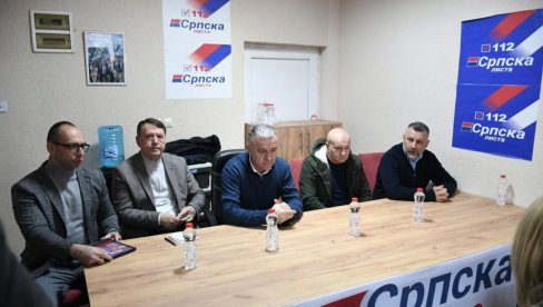 OGLASILI SE IZ SRPSKE LISTE: Izbušili gume na automobilu u vlasništvu Milana Kostića i to u finišu predizborne kampanje (FOTO) OGLASILI SE IZ SRPSKE LISTE: Izbušili gume na automobilu u vlasništvu Milana Kostića i to u finišu predizborne kampanje (FOTO)