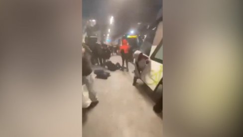 (UZNEMIRUJUĆE) VELIKI BROJ POVREĐENIH U SUDARU TRAMVAJA: Na licu mesta vatrogasno-spasilačke službe, mobilisani brojni resursi (VIDEO) (UZNEMIRUJUĆE) VELIKI BROJ POVREĐENIH U SUDARU TRAMVAJA: Na licu mesta vatrogasno-spasilačke službe, mobilisani brojni resursi (VIDEO)