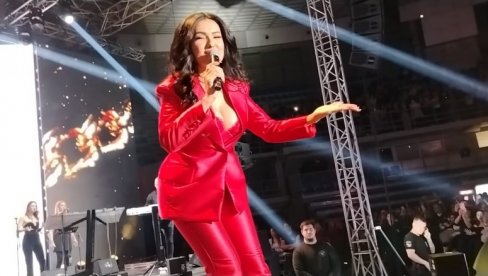 MUZIČKI ZEMLJOTRES SE NASTAVLJA: Tanja priredila spektakl u Nišu, na redu su Kraljevo i Novi Sad MUZIČKI ZEMLJOTRES SE NASTAVLJA: Tanja priredila spektakl u Nišu, na redu su Kraljevo i Novi Sad