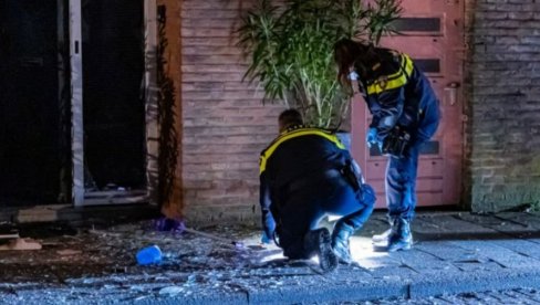 MISTERIOZNI BOMBAŠKI NAPADI U HOLANDIJI: Eksplozije blizu stambenih zgrada u Roterdamu - policijska istraga u toku (FOTO/VIDEO) MISTERIOZNI BOMBAŠKI NAPADI U HOLANDIJI: Eksplozije blizu stambenih zgrada u Roterdamu - policijska istraga u toku (FOTO/VIDEO)