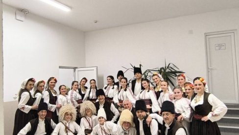 KONCERT I LUTRIJA ZA PAMĆENJE: Saši Đetić pripala glavna nagrada (FOTO) KONCERT I LUTRIJA ZA PAMĆENJE: Saši Đetić pripala glavna nagrada (FOTO)