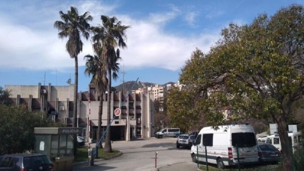 ПРИМОРЦИ ВРАЋАЈУ НАОРУЖАЊЕ: Успешна акција „Поштуј живот, врати оружје“ ПРИМОРЦИ ВРАЋАЈУ НАОРУЖАЊЕ: Успешна акција „Поштуј живот, врати оружје“