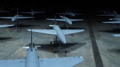 IRANU DOPREMLJENO 1.000 NEVIDLJIVIH DRONOVA NAJVEĆE DESTRUKTIVNE MOĆI: Smrtonosni napadači iz vazduha (FOTO/VIDEO) IRANU DOPREMLJENO 1.000 NEVIDLJIVIH DRONOVA NAJVEĆE DESTRUKTIVNE MOĆI: Smrtonosni napadači iz vazduha (FOTO/VIDEO)