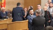 KASA U RUKAMA OPOZICIJE? Državni Parlament raspravljaće o Zakonu o budžetu za ovu godinu 21. januara KASA U RUKAMA OPOZICIJE? Državni Parlament raspravljaće o Zakonu o budžetu za ovu godinu 21. januara