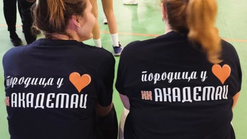 SLOŽNA KOŠARKAŠKA PORODICA: Nesvakidašnja, a sjajna akcija kluba iz Srpske Crnje u Banatu SLOŽNA KOŠARKAŠKA PORODICA: Nesvakidašnja, a sjajna akcija kluba iz Srpske Crnje u Banatu