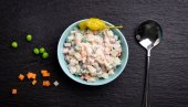 RUSKA SALATA: Omiljeni zimski recept, savršen i za praznične, ali i svakodnevne trpeze RUSKA SALATA: Omiljeni zimski recept, savršen i za praznične, ali i svakodnevne trpeze