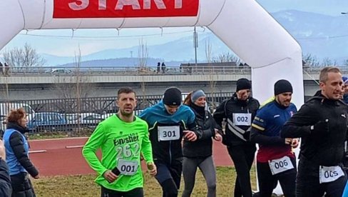 PARAĆINSKI PROFESOR NE ODUSTAJE OD TRČANJA: Početak godine u znaku „Ibarskog krosa“ PARAĆINSKI PROFESOR NE ODUSTAJE OD TRČANJA: Početak godine u znaku „Ibarskog krosa“
