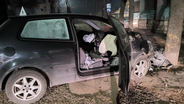 СЛЕТЕО СА ПУТА И УДАРИО У ДРВО: Повређен седамдесетдвогодишњак у Неготину СЛЕТЕО СА ПУТА И УДАРИО У ДРВО: Повређен седамдесетдвогодишњак у Неготину