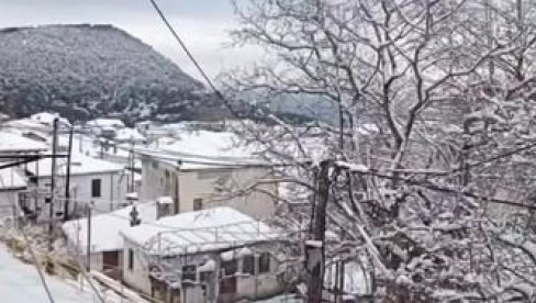 PAO SNEG U OMILJENOM LETOVALIŠTU SRBA: Zabelelo se grčko ostrvo - nesvakidašnji snimak sa primorja (VIDEO) PAO SNEG U OMILJENOM LETOVALIŠTU SRBA: Zabelelo se grčko ostrvo - nesvakidašnji snimak sa primorja (VIDEO)