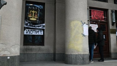 НАПАД ПСГ НА БЛОКАДЕРЕ: Студенти гласају под утицајем спољних актера, мање од 10 их је на пленумима (ФОТО)