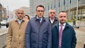КУРТИ НЕ ЖЕЛИ ДИЈАЛОГ, ВЕЋ НАСИЉЕ Петковић из Брисела: Данас затворено 35 српских институција (ВИДЕО) КУРТИ НЕ ЖЕЛИ ДИЈАЛОГ, ВЕЋ НАСИЉЕ Петковић из Брисела: Данас затворено 35 српских институција (ВИДЕО)