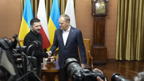 РУСИЈА ПЛАНИРАЛА ТЕРОРИСТИЧКЕ АКЦИЈЕ У ВАЗДУХУ: Туск се састао са Зеленским у Варшави РУСИЈА ПЛАНИРАЛА ТЕРОРИСТИЧКЕ АКЦИЈЕ У ВАЗДУХУ: Туск се састао са Зеленским у Варшави