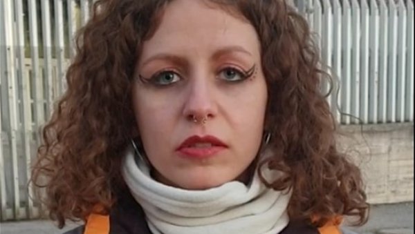 ТЕРАЛИ СУ НАС ДА РАДИМО ЧУЧЊЕВЕ У ДОЊЕМ ВЕШУ Италијанској полицији прете тужбом (ФОТО/ВИДЕО) ТЕРАЛИ СУ НАС ДА РАДИМО ЧУЧЊЕВЕ У ДОЊЕМ ВЕШУ Италијанској полицији прете тужбом (ФОТО/ВИДЕО)