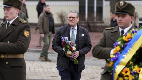 БРИТАНИЈА СПРЕМНА ДА ПОШАЉЕ ТРУПЕ У УКРАЈИНУ: Стармер - Ово је тренутак који се јавља једном у генерацији БРИТАНИЈА СПРЕМНА ДА ПОШАЉЕ ТРУПЕ У УКРАЈИНУ: Стармер - Ово је тренутак који се јавља једном у генерацији