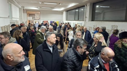 AUKCIJA KARIKATURA ZA OLIVERU: Izložba kao znak humanosti i podsećanje na veliku karijeru novinara Radomana Irića iz Vranja AUKCIJA KARIKATURA ZA OLIVERU: Izložba kao znak humanosti i podsećanje na veliku karijeru novinara Radomana Irića iz Vranja