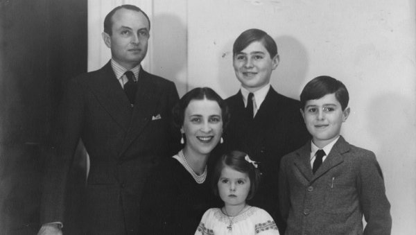 СУМОРНИ И ДЕПРЕСИВНИ ДАНИ У ПУСТИЊИ КЕНИЈЕ: Кнез Павле никако није могао да се помири с тим да га Енглеска третира као непријатеља СУМОРНИ И ДЕПРЕСИВНИ ДАНИ У ПУСТИЊИ КЕНИЈЕ: Кнез Павле никако није могао да се помири с тим да га Енглеска третира као непријатеља