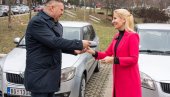 БРЖЕ ДО ПАЦИЈЕНАТА: Дом здравља Звездара добио два возила на коришћење БРЖЕ ДО ПАЦИЈЕНАТА: Дом здравља Звездара добио два возила на коришћење