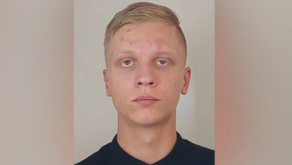ОВО ЈЕ МЛАДИЋ КОЈИ ЈЕ УБИО ДВОЈЕ ЉУДИ У ШКОЛИ У СЛОВАЧКОЈ: Ножем напао ученике и наставно особље, полиција га одмах ухапсила (ФОТО) ОВО ЈЕ МЛАДИЋ КОЈИ ЈЕ УБИО ДВОЈЕ ЉУДИ У ШКОЛИ У СЛОВАЧКОЈ: Ножем напао ученике и наставно особље, полиција га одмах ухапсила (ФОТО)