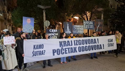 TRAŽE OSTAVKE ČELNIKA BEZBEDNOSNOG SEKTORA: Protest studentske grupe Kamo Sjutra? održan u Podgorici TRAŽE OSTAVKE ČELNIKA BEZBEDNOSNOG SEKTORA: Protest studentske grupe Kamo Sjutra? održan u Podgorici