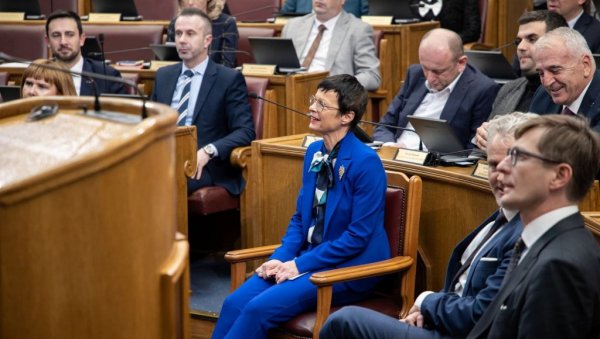 ЦРНА ГОРА НИЈЕ СЛАМКА МЕЂУ ВИХОРОВЕ:Охрабрујући говор комесарке Марте Кос, цитирала Његоша и позвала на заједништво до бржег пута у ЕУ ЦРНА ГОРА НИЈЕ СЛАМКА МЕЂУ ВИХОРОВЕ:Охрабрујући говор комесарке Марте Кос, цитирала Његоша и позвала на заједништво до бржег пута у ЕУ