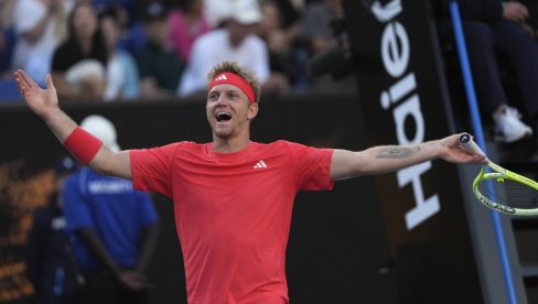 KAKAV MEČ NA AUSTRALIJAN OPENU: Davidovič Fokina napravio čudesan preokret i plasirao se u osminu finala KAKAV MEČ NA AUSTRALIJAN OPENU: Davidovič Fokina napravio čudesan preokret i plasirao se u osminu finala