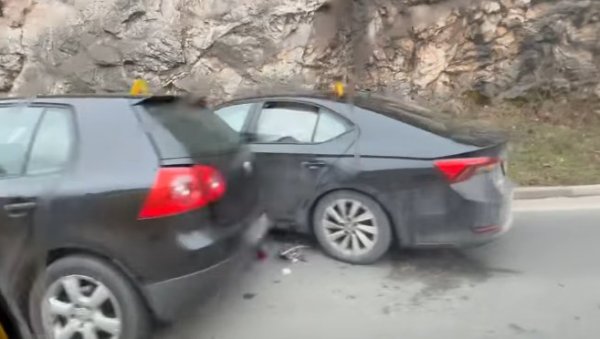 (УЗНЕМИРУЈУЋИ ВИДЕО) Тешка саобраћајна несрећа код Зворника (УЗНЕМИРУЈУЋИ ВИДЕО) Тешка саобраћајна несрећа код Зворника