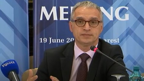 BIVŠI MINISTAR OTKRIO KAKO SU DOSMALNIJE PRIMALE PARE ZA RUŠENJE SLOBE: Morali smo da se obavežemo da će Crna Gora biti nezavisna BIVŠI MINISTAR OTKRIO KAKO SU DOSMALNIJE PRIMALE PARE ZA RUŠENJE SLOBE: Morali smo da se obavežemo da će Crna Gora biti nezavisna