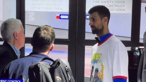 ŠTA RADIŠ TO?! Direktor Australijan opena presreo Novaka Đokovića u hodniku i pitao ga što se onako ponaša (VIDEO) ŠTA RADIŠ TO?! Direktor Australijan opena presreo Novaka Đokovića u hodniku i pitao ga što se onako ponaša (VIDEO)