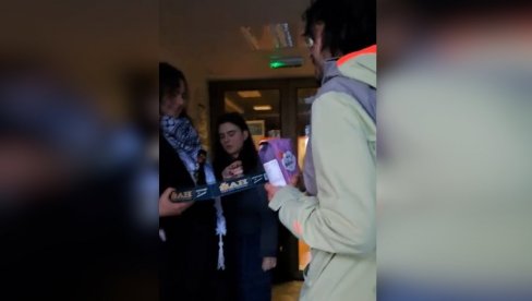 LOVREKOVIĆ OBIŠAO STUDENTE: Doneli smo vam i brašno, kad vam dođu ovi gosti opet iz Hrvatske koji vas sponzorišu, ako nemate za kokain... LOVREKOVIĆ OBIŠAO STUDENTE: Doneli smo vam i brašno, kad vam dođu ovi gosti opet iz Hrvatske koji vas sponzorišu, ako nemate za kokain...