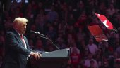 ЗАУСТАВИЋЕМО ИНВАЗИЈУ НА НАШЕ ГРАНИЦЕ: Трамп обећао да ће решити сваку кризу ЗАУСТАВИЋЕМО ИНВАЗИЈУ НА НАШЕ ГРАНИЦЕ: Трамп обећао да ће решити сваку кризу