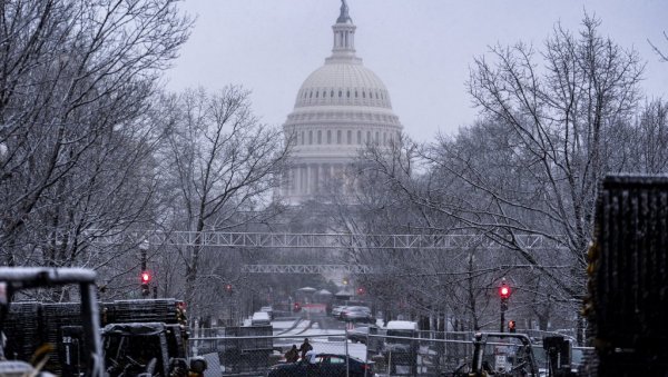 СВАКО КО ДА ОТКАЗ, ОТПРЕМНИНА У ВИСИНИ ОД 8 ПЛАТА: Трампова понуда федералним радницима СВАКО КО ДА ОТКАЗ, ОТПРЕМНИНА У ВИСИНИ ОД 8 ПЛАТА: Трампова понуда федералним радницима