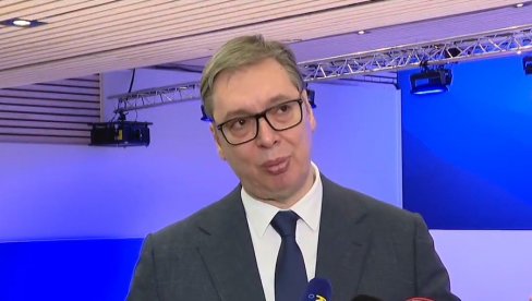 DOS JE DOBIJAO KEŠ OD STRANACA: Vučić o situaciji u Srbiji pred 5. oktobar DOS JE DOBIJAO KEŠ OD STRANACA: Vučić o situaciji u Srbiji pred 5. oktobar