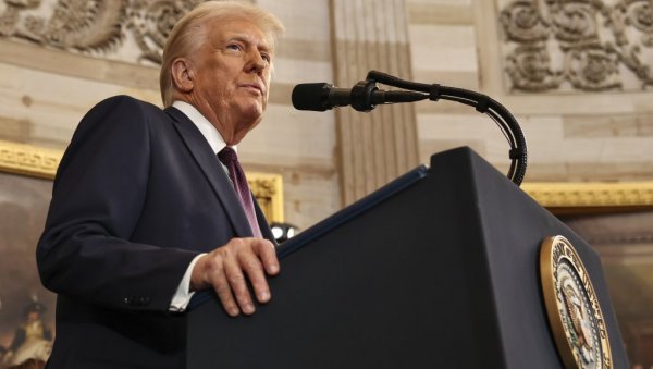ТРАМП ПОБЕДОНОСНО НАЈАВИО РЕВОЛУЦИОНАРНЕ ПРОМЕНЕ: Ево шта ће продрмати Америку ТРАМП ПОБЕДОНОСНО НАЈАВИО РЕВОЛУЦИОНАРНЕ ПРОМЕНЕ: Ево шта ће продрмати Америку