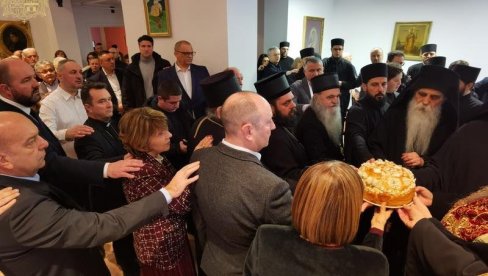 POVODOM SVETOG JOVANA: Brojni gosti na obeležavanju slave mitropolita bačkog Irineja (FOTO) POVODOM SVETOG JOVANA: Brojni gosti na obeležavanju slave mitropolita bačkog Irineja (FOTO)