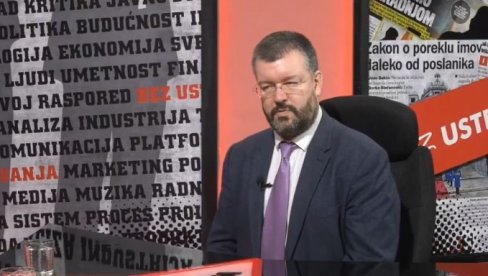 PROFESOR UPOZORAVA STUDENTE U BLOKADI: Isti ovi što vam se danas klanjaju, za godinu-dve će vam govoriti da ste lopovi i da ste ih prevarili PROFESOR UPOZORAVA STUDENTE U BLOKADI: Isti ovi što vam se danas klanjaju, za godinu-dve će vam govoriti da ste lopovi i da ste ih prevarili