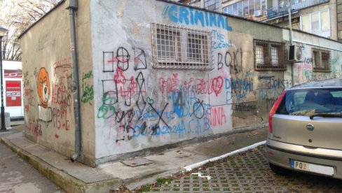 RUGLO NA FASADAMA: Grafiti premrežili Požarevac RUGLO NA FASADAMA: Grafiti premrežili Požarevac