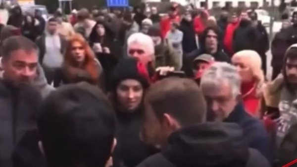 КО СУ КРЕАТОРИ НАСИЉА У СРБИЈИ - ДЕО 2 (ВИДЕО) КО СУ КРЕАТОРИ НАСИЉА У СРБИЈИ - ДЕО 2 (ВИДЕО)