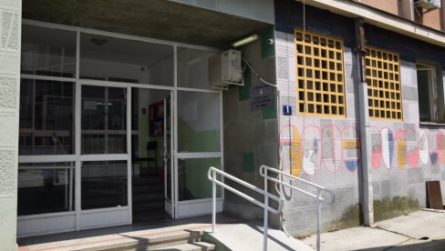 IZMISLE NASILJE U PORODICI DA LAKŠE DOĐU DO STARATELJSTVA: Centar za socijalni rad Jagodina - Čak 20 odsto prijava je lažno IZMISLE NASILJE U PORODICI DA LAKŠE DOĐU DO STARATELJSTVA: Centar za socijalni rad Jagodina - Čak 20 odsto prijava je lažno