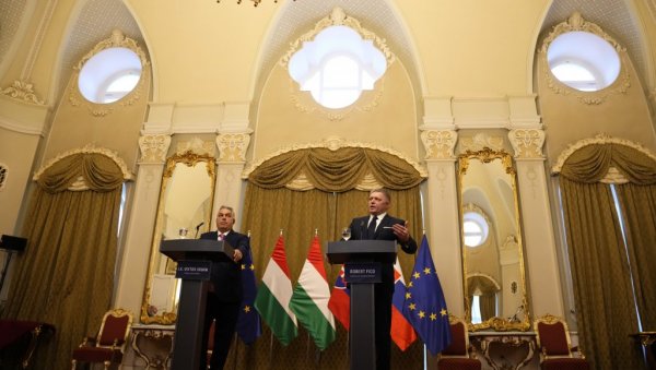 ОРБАН СТИЖЕ У БРАТИСЛАВУ: Састаје се са Фицом ОРБАН СТИЖЕ У БРАТИСЛАВУ: Састаје се са Фицом