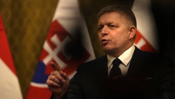 ФИЦО ТРАЖИ ОД МАСКА ИНФОРМАЦИЈЕ: Колико је УСАИД-а дао пара словачким НВО и медијима ФИЦО ТРАЖИ ОД МАСКА ИНФОРМАЦИЈЕ: Колико је УСАИД-а дао пара словачким НВО и медијима