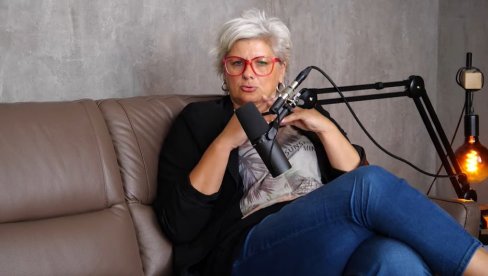 TANJA MEDVED: Deci je mesto u školi TANJA MEDVED: Deci je mesto u školi